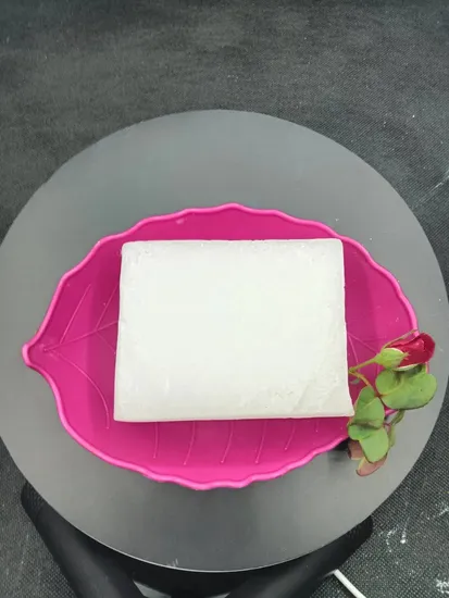 White Solid Kunlun Brand Daqing Dalian Fushun Semi Refined Fully Refined 56 58 60 62 Paraffin Wax for Candle